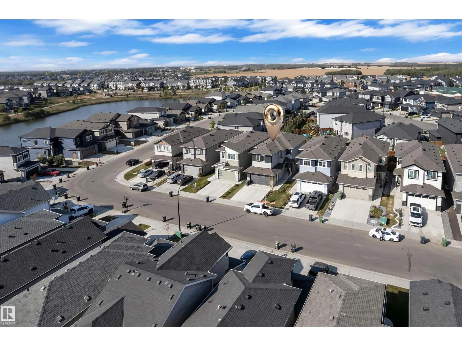 445 ROBERTS CR