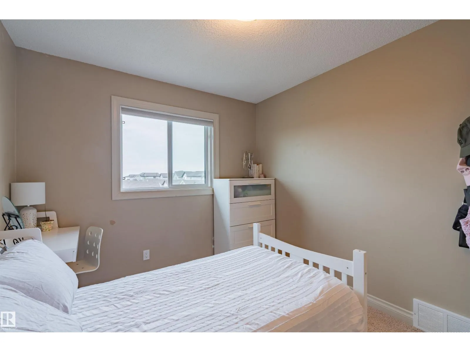 16728 120 ST NW