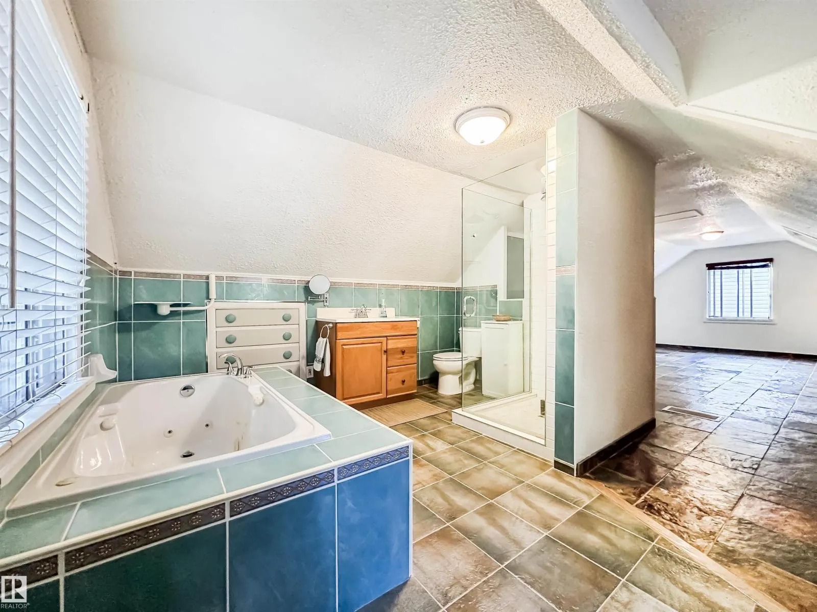 11133 57 ST NW