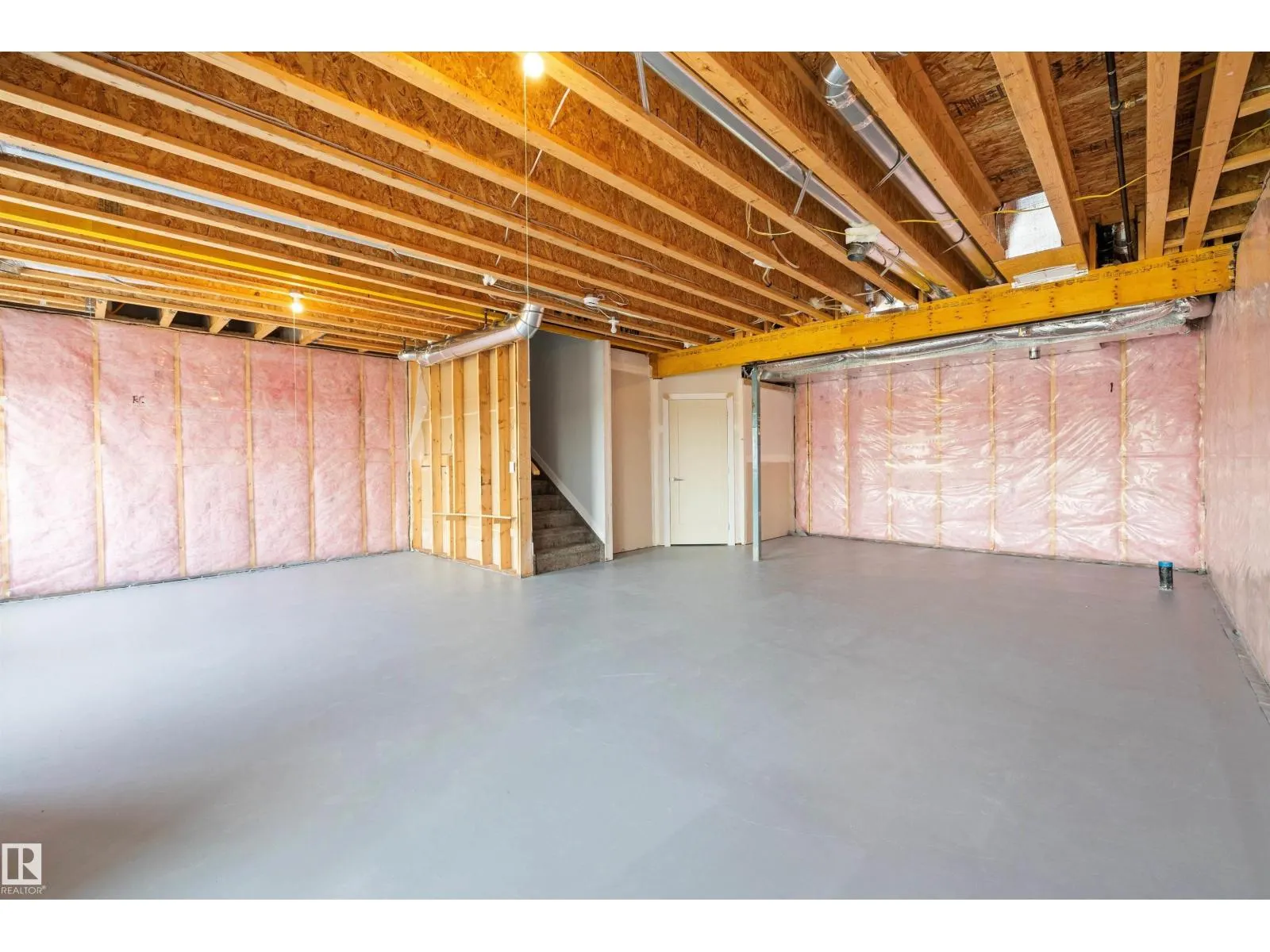 10214 92A AV