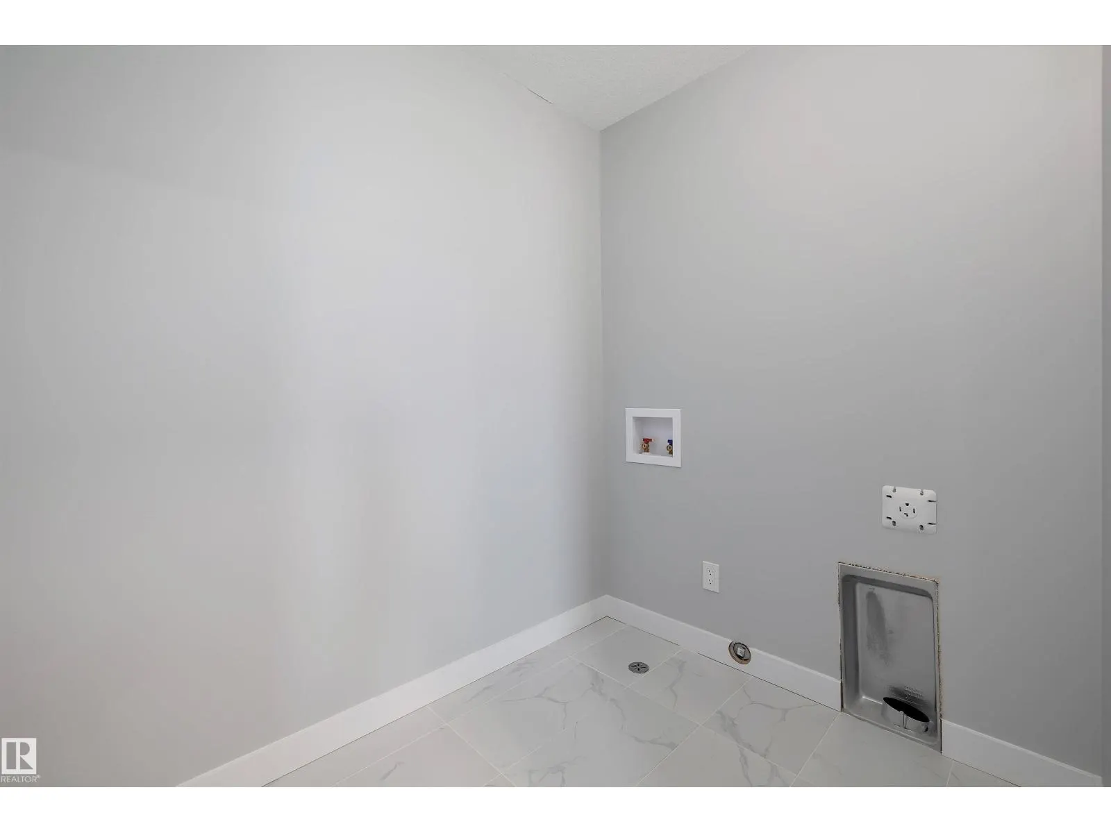 10214 92A AV