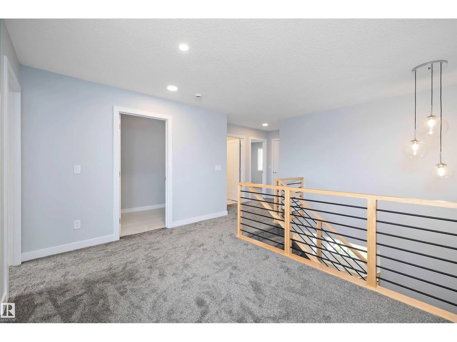 10214 92A AV