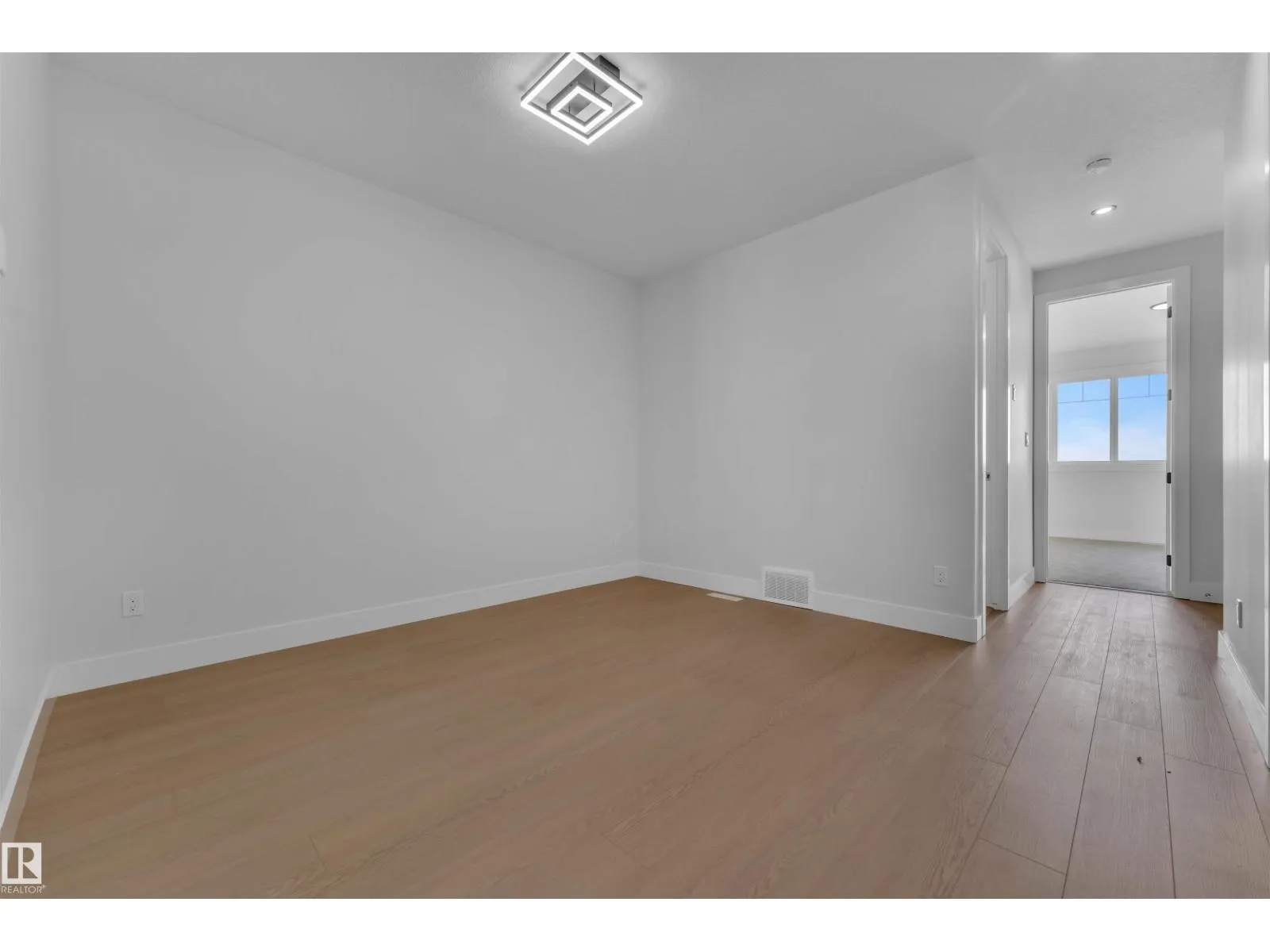 4319 36 ST