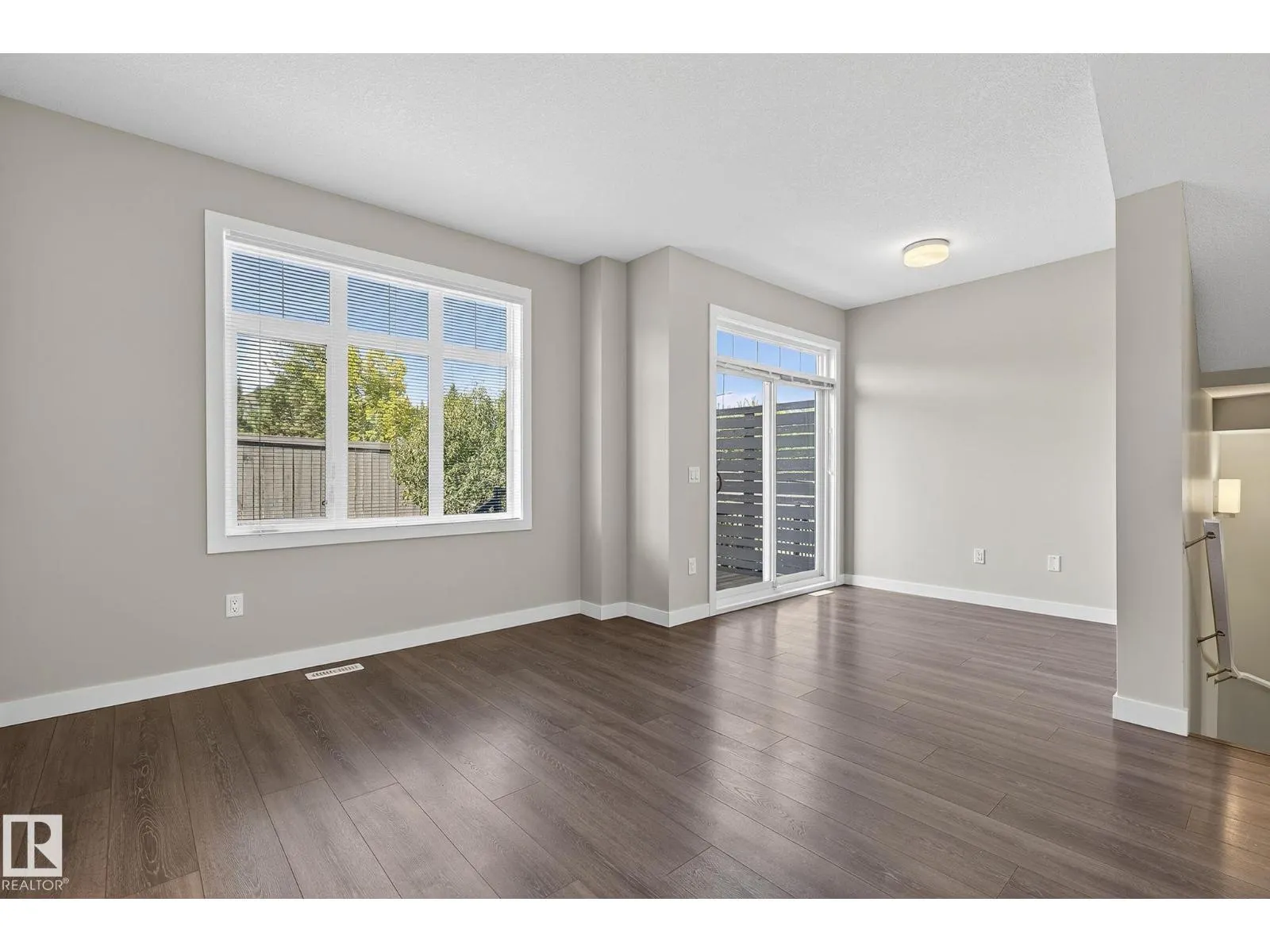#12 600 BELLEROSE DR