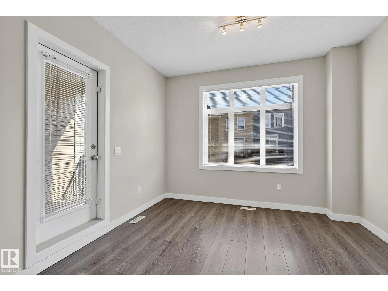 #12 600 BELLEROSE DR