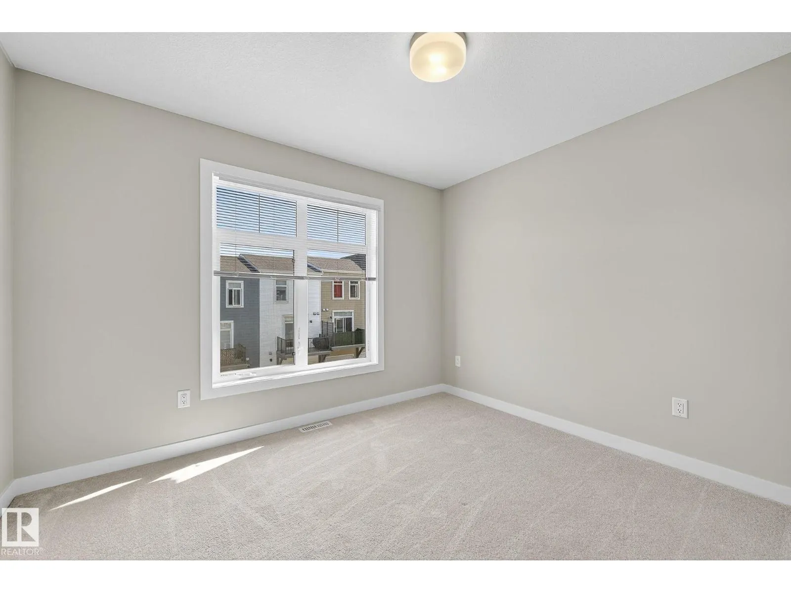 #12 600 BELLEROSE DR