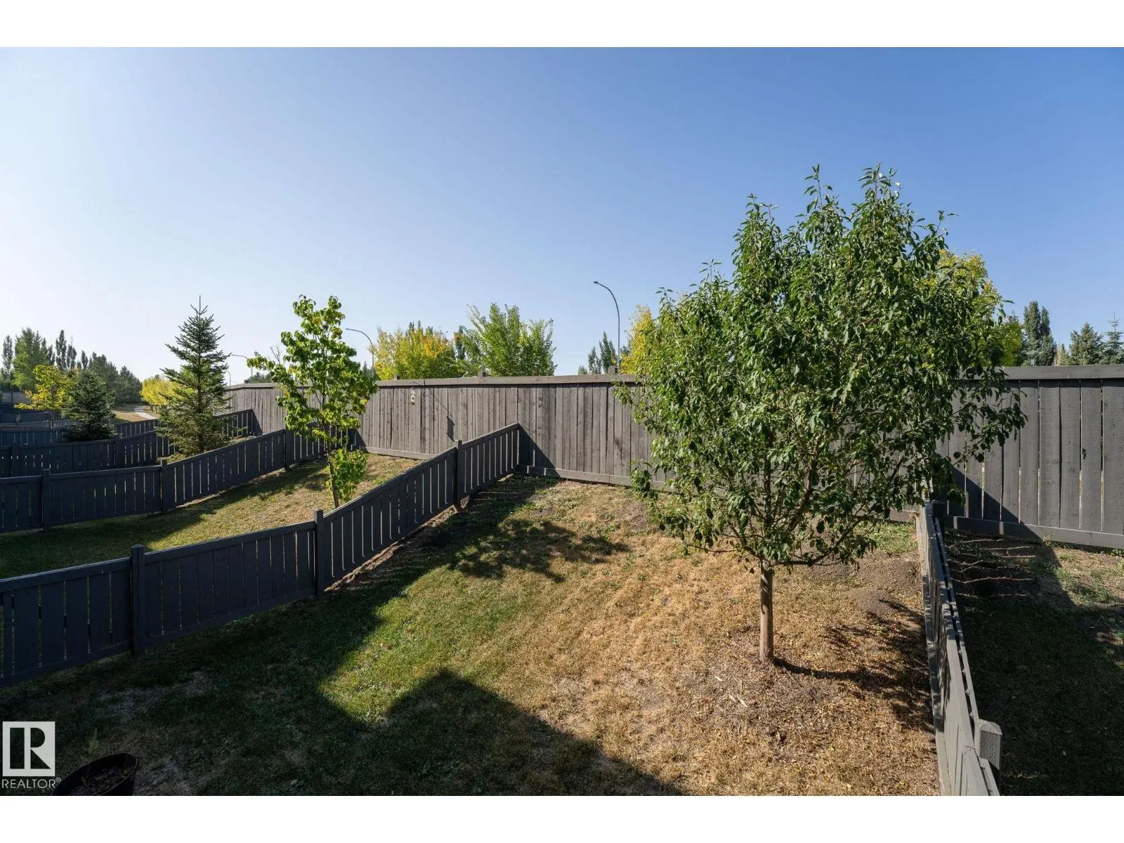 #12 600 BELLEROSE DR