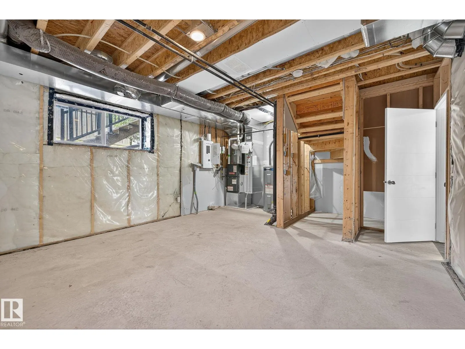 #12 600 BELLEROSE DR