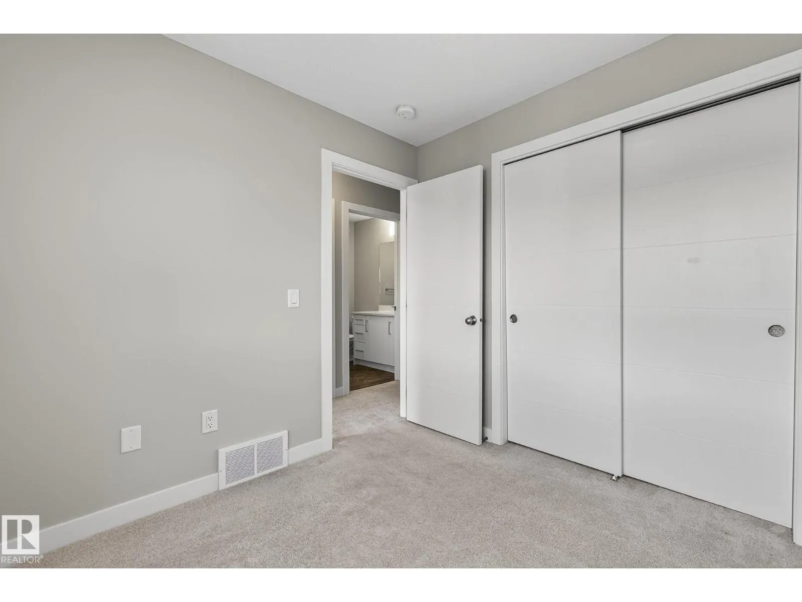 #12 600 BELLEROSE DR