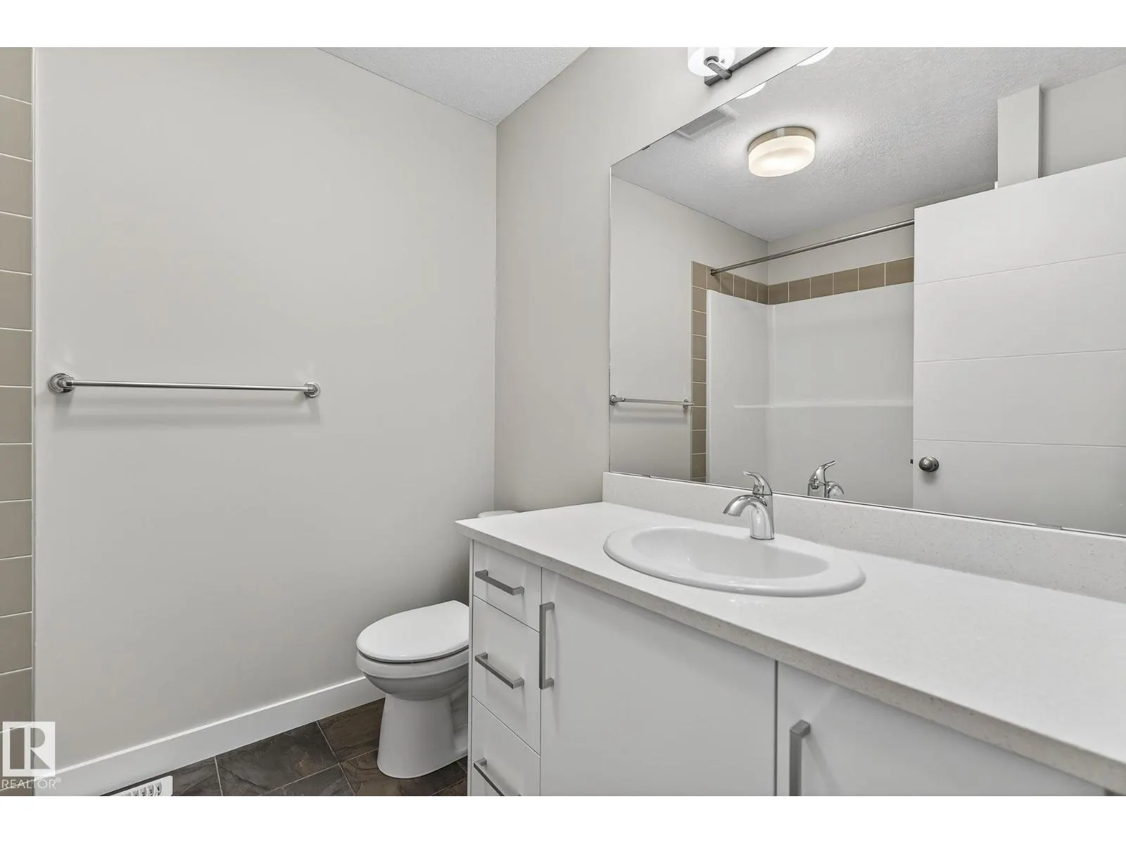 #12 600 BELLEROSE DR