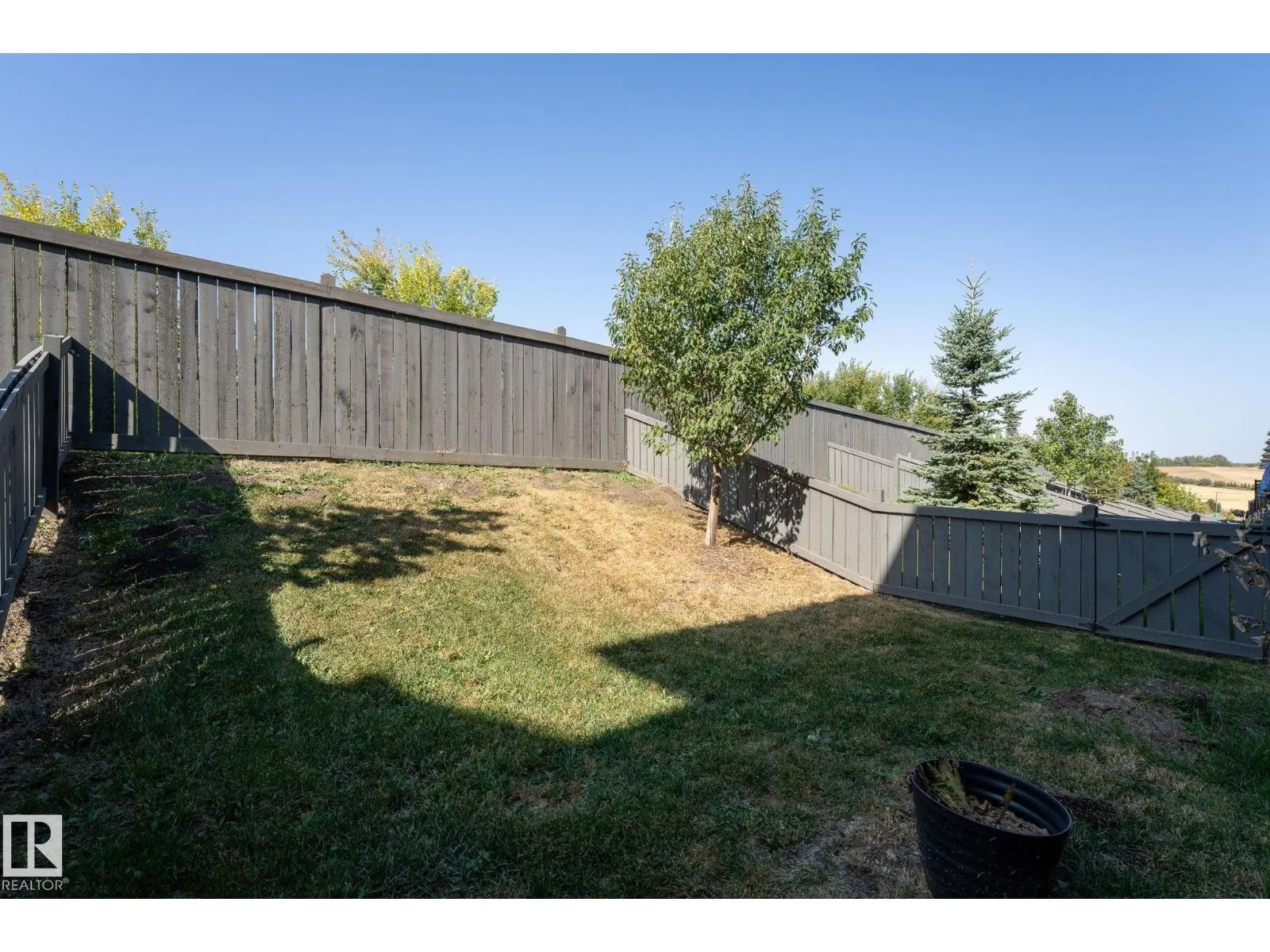 #12 600 BELLEROSE DR