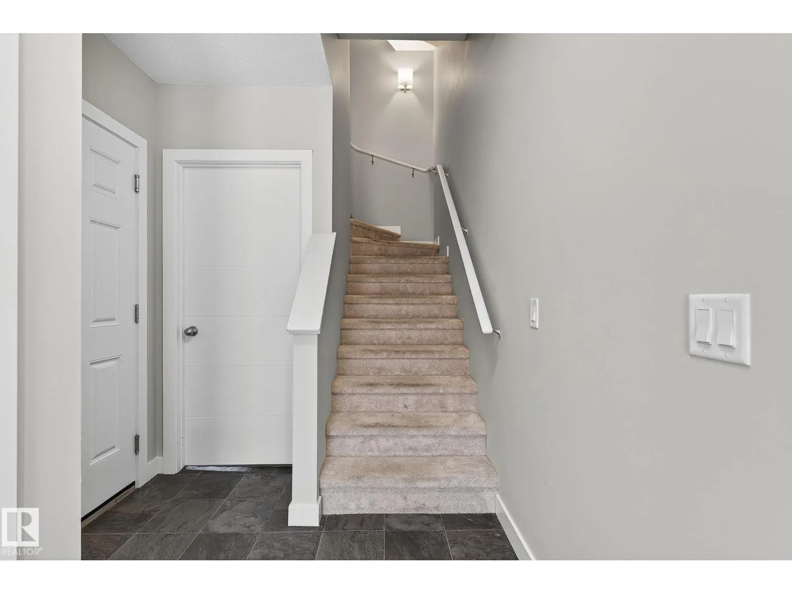#12 600 BELLEROSE DR