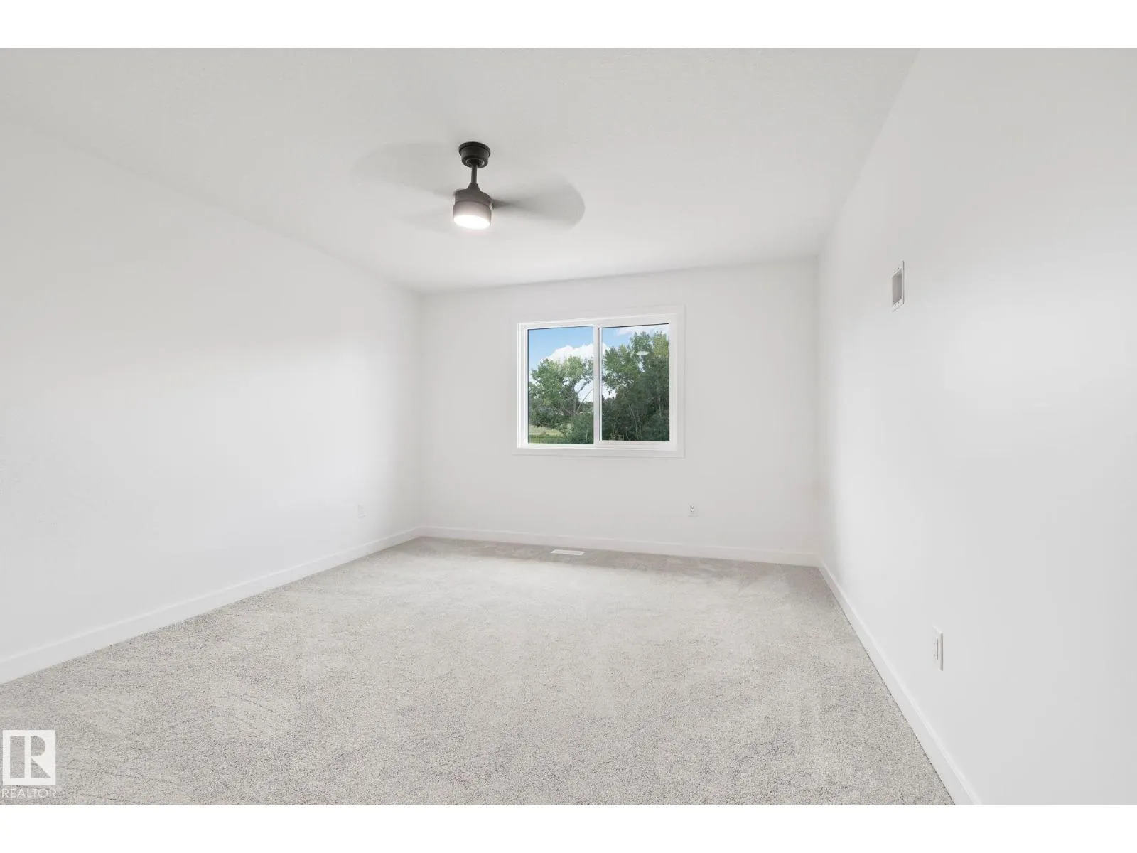 104 Royal ST