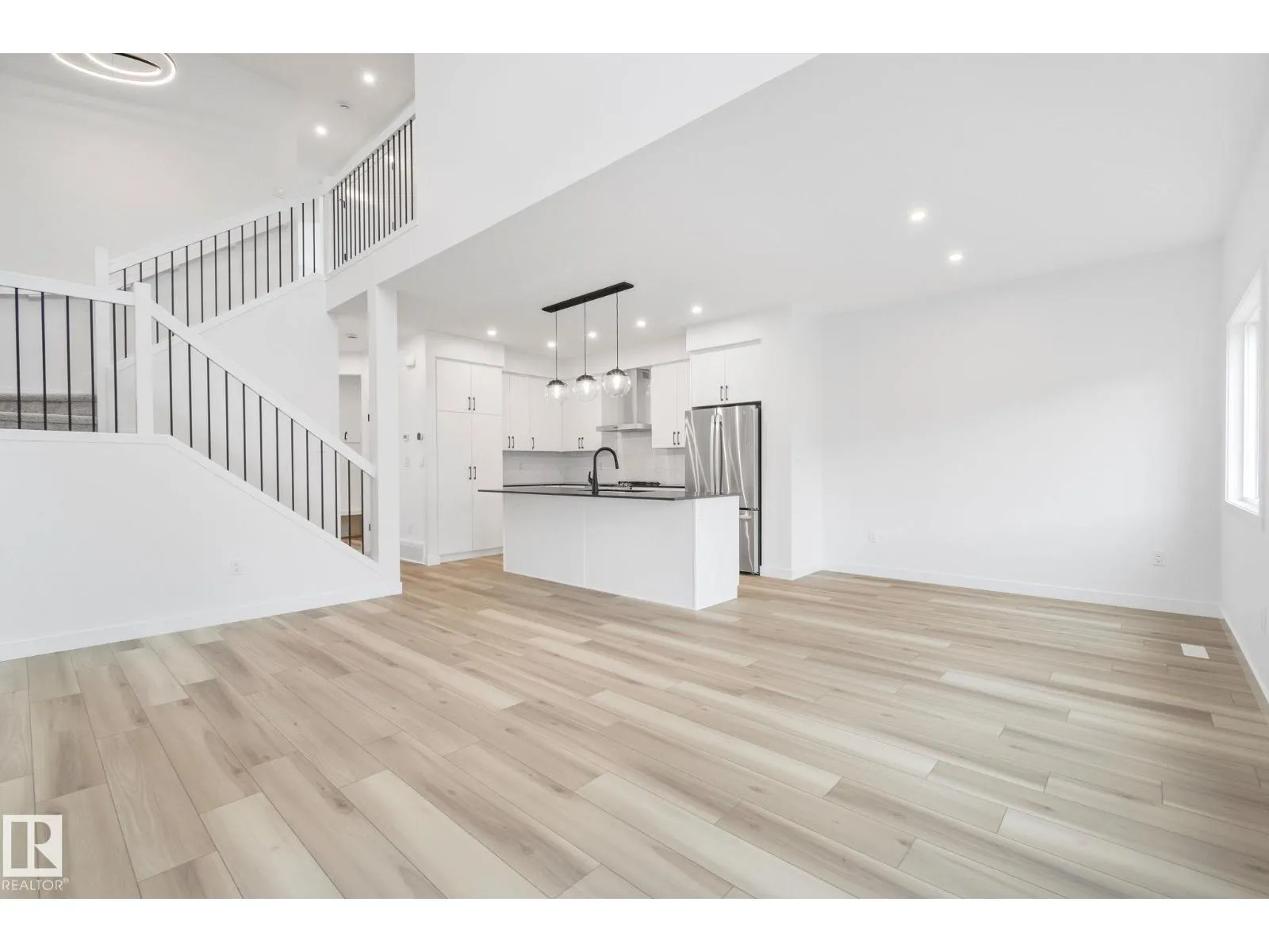 104 Royal ST