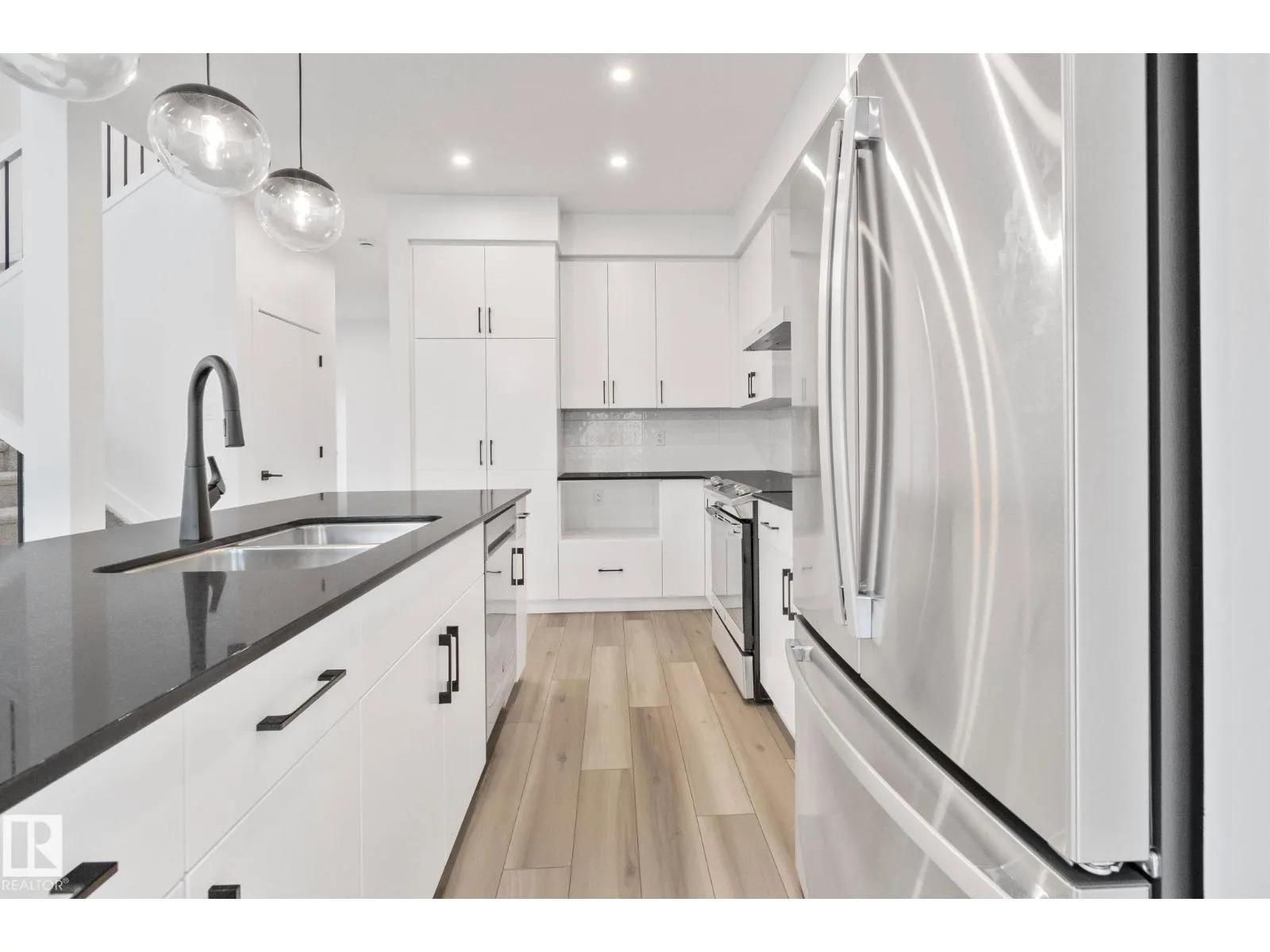 104 Royal ST