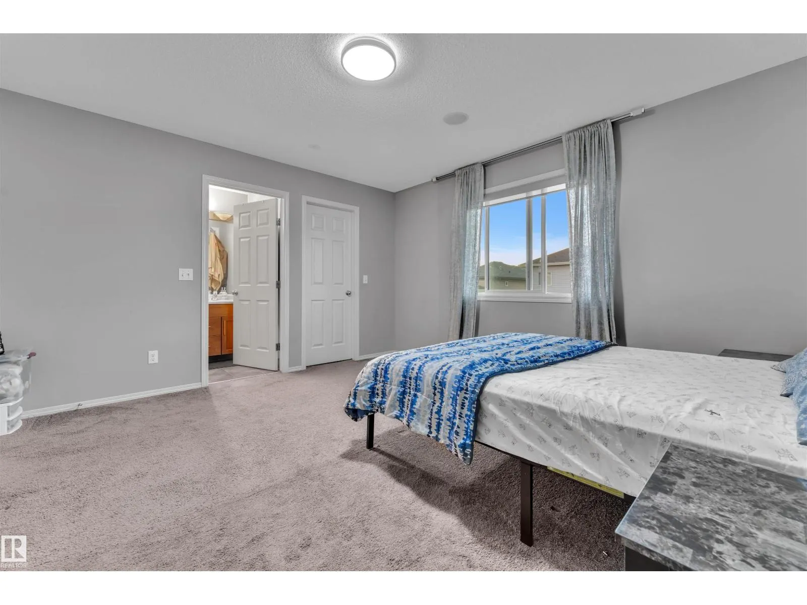 2810 15 ST NW