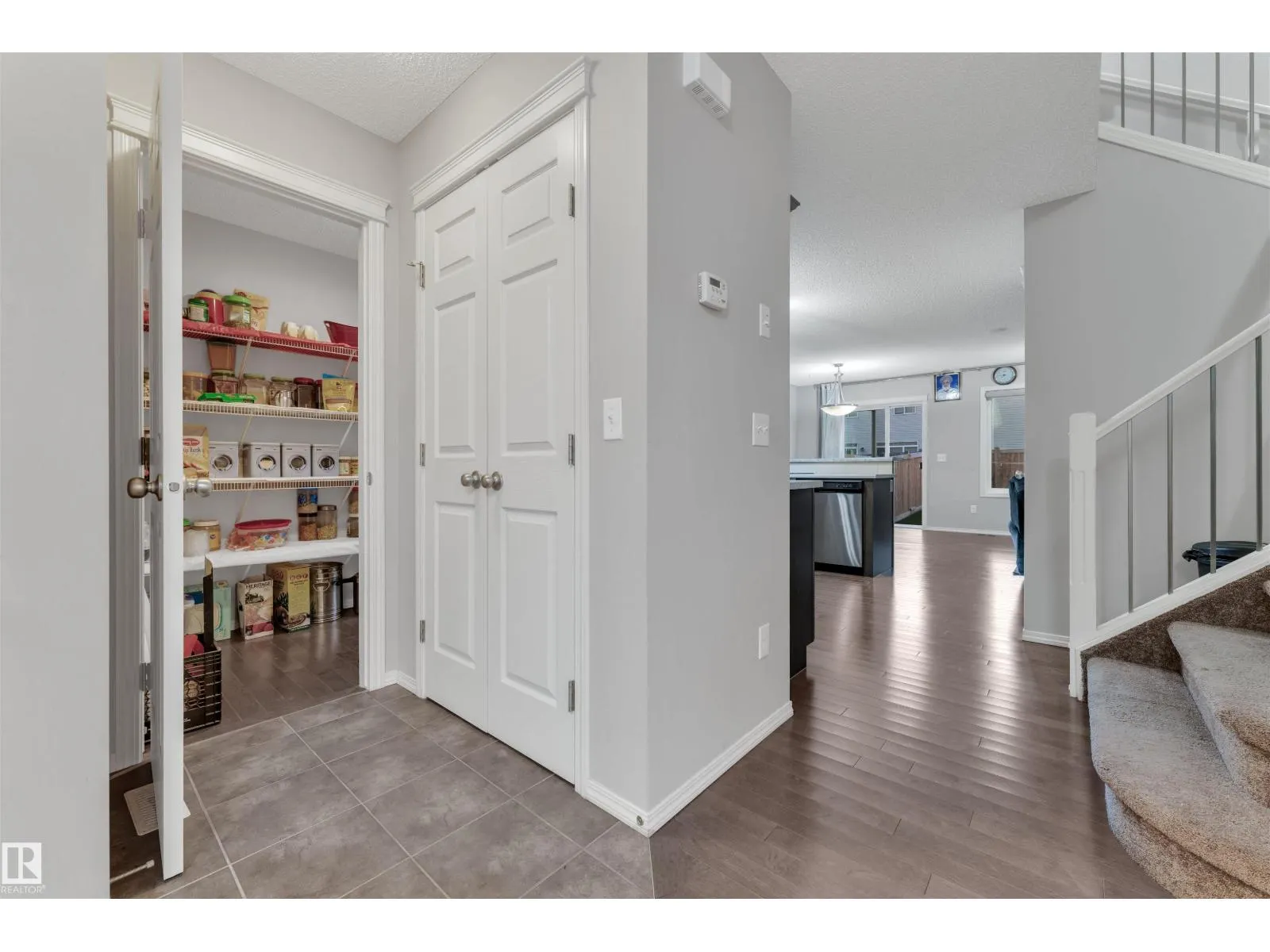 2810 15 ST NW