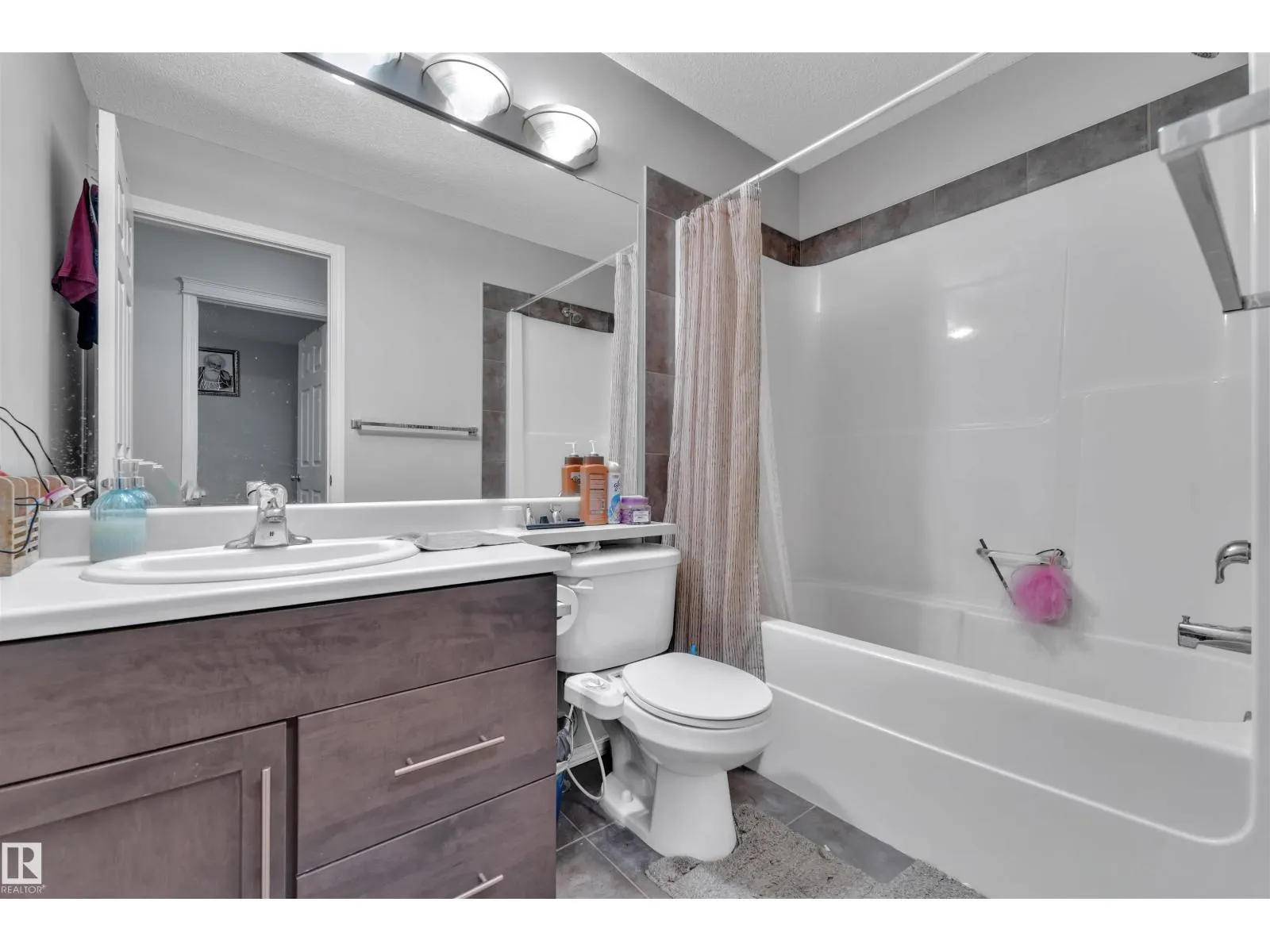 2810 15 ST NW