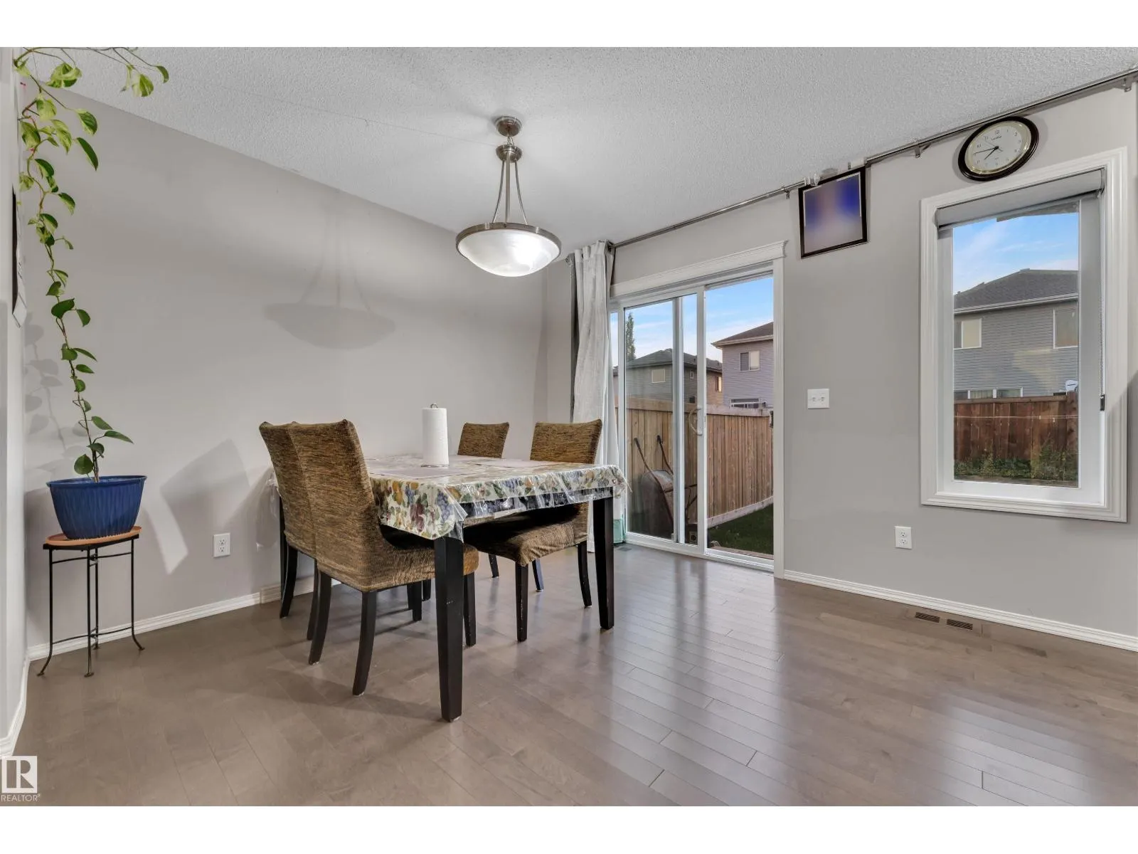 2810 15 ST NW