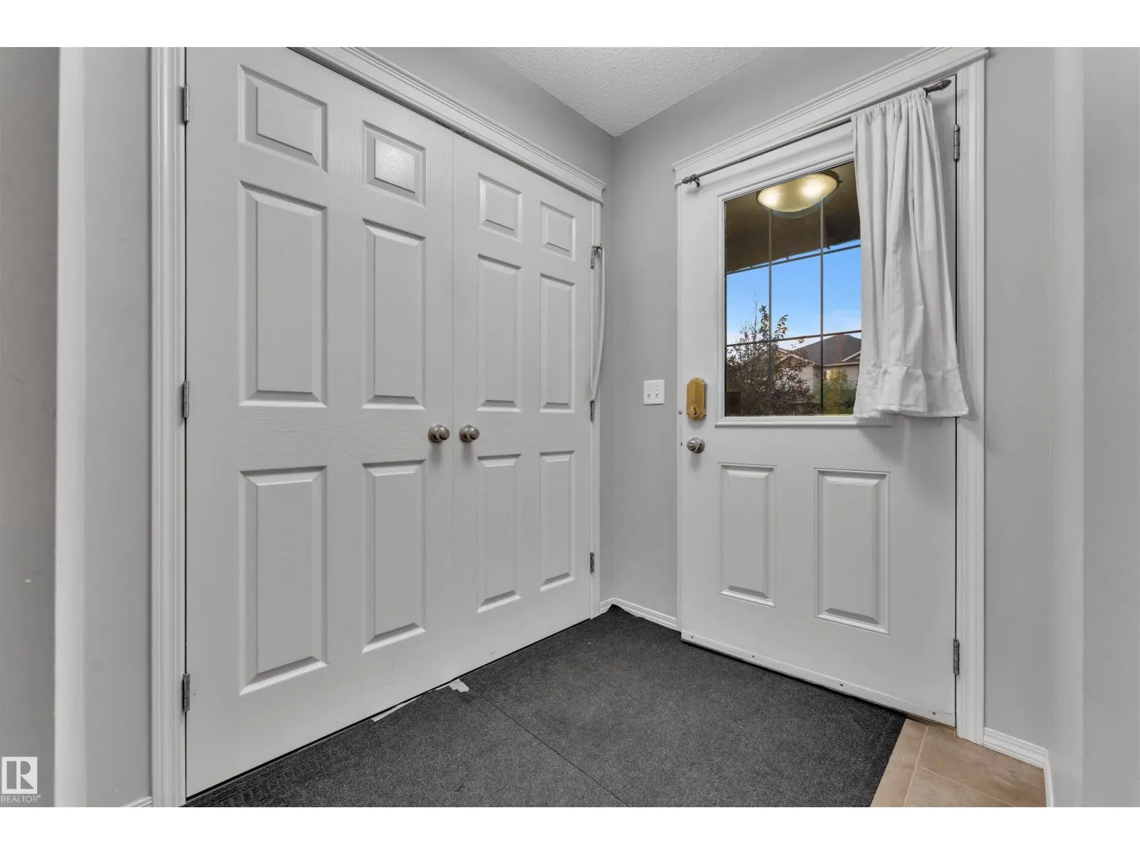 2810 15 ST NW
