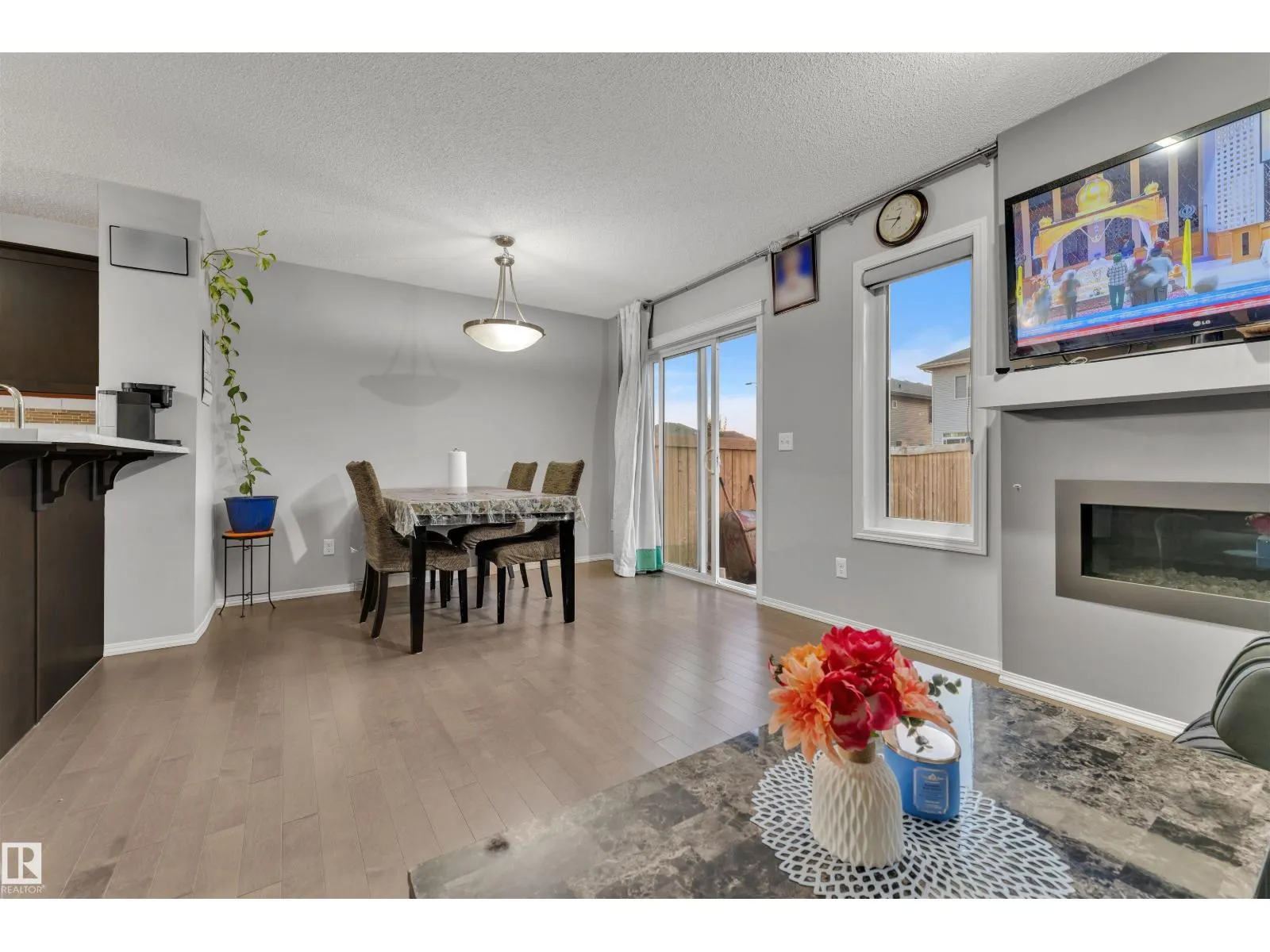 2810 15 ST NW