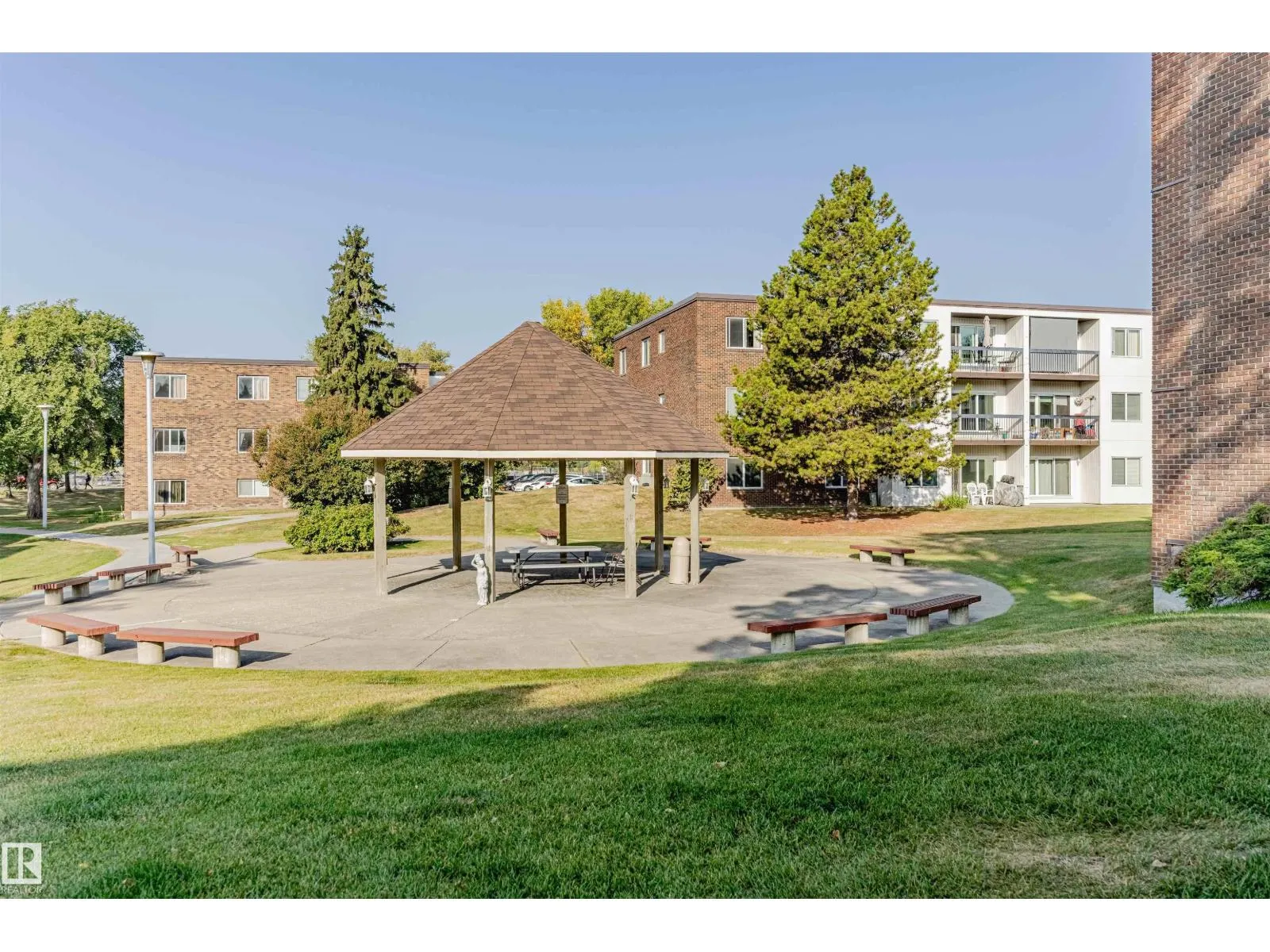 #104 11445 41 AV NW