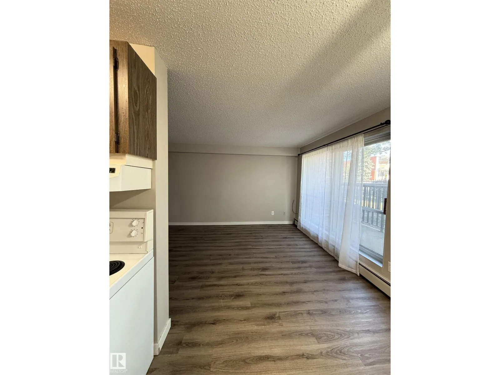 #103 10305 108 AV NW