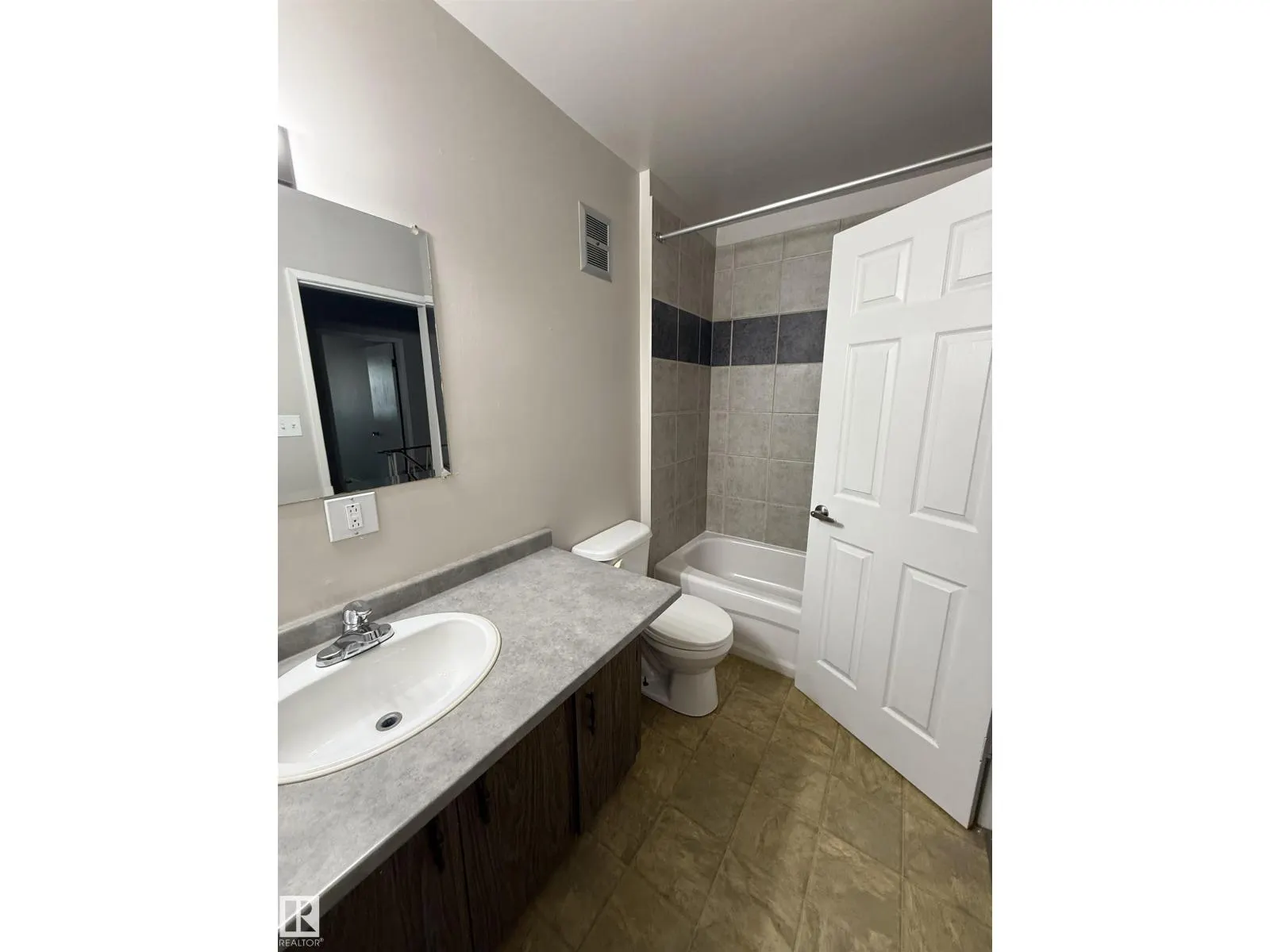 #103 10305 108 AV NW