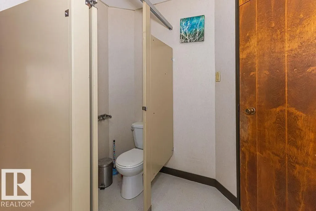 #2nd floor 10508 107 AV NW NW