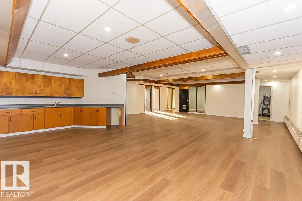 #2nd floor 10508 107 AV NW NW