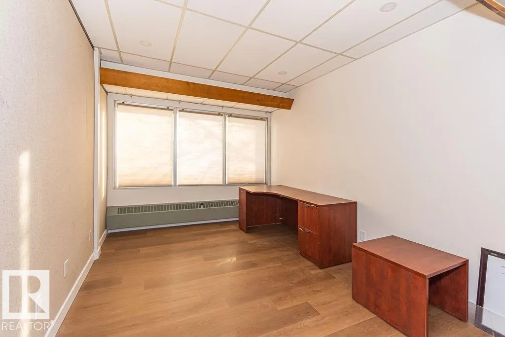 #2nd floor 10508 107 AV NW NW