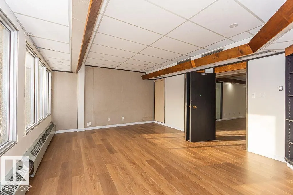 #2nd floor 10508 107 AV NW NW
