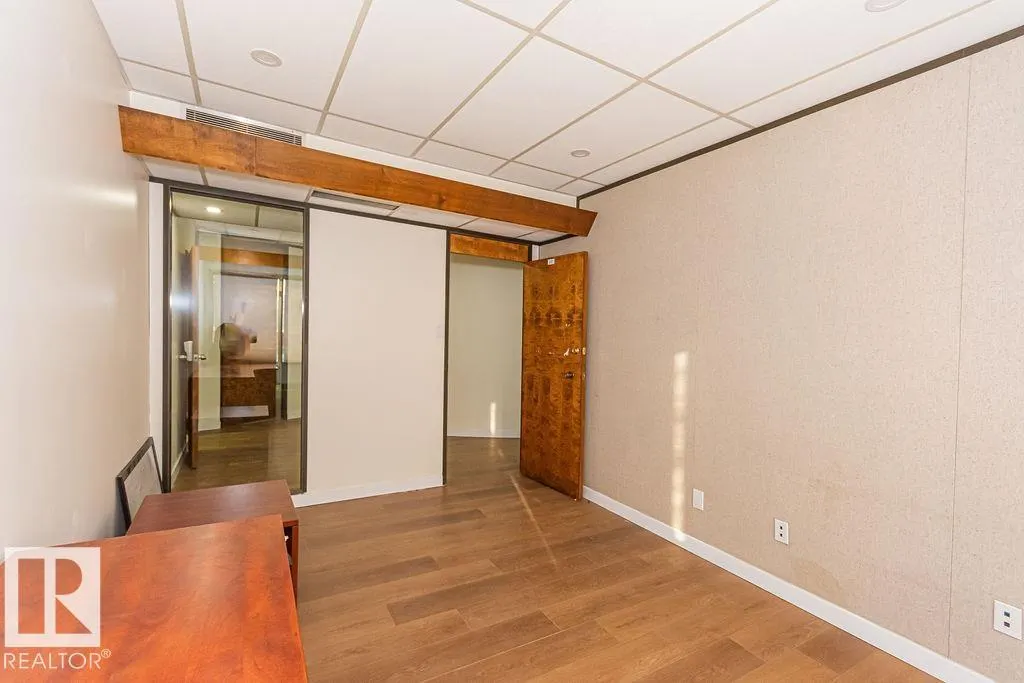 #2nd floor 10508 107 AV NW NW