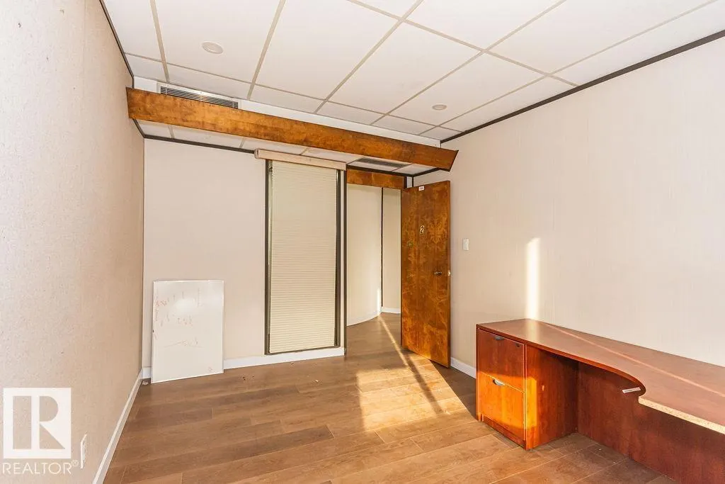 #2nd floor 10508 107 AV NW NW