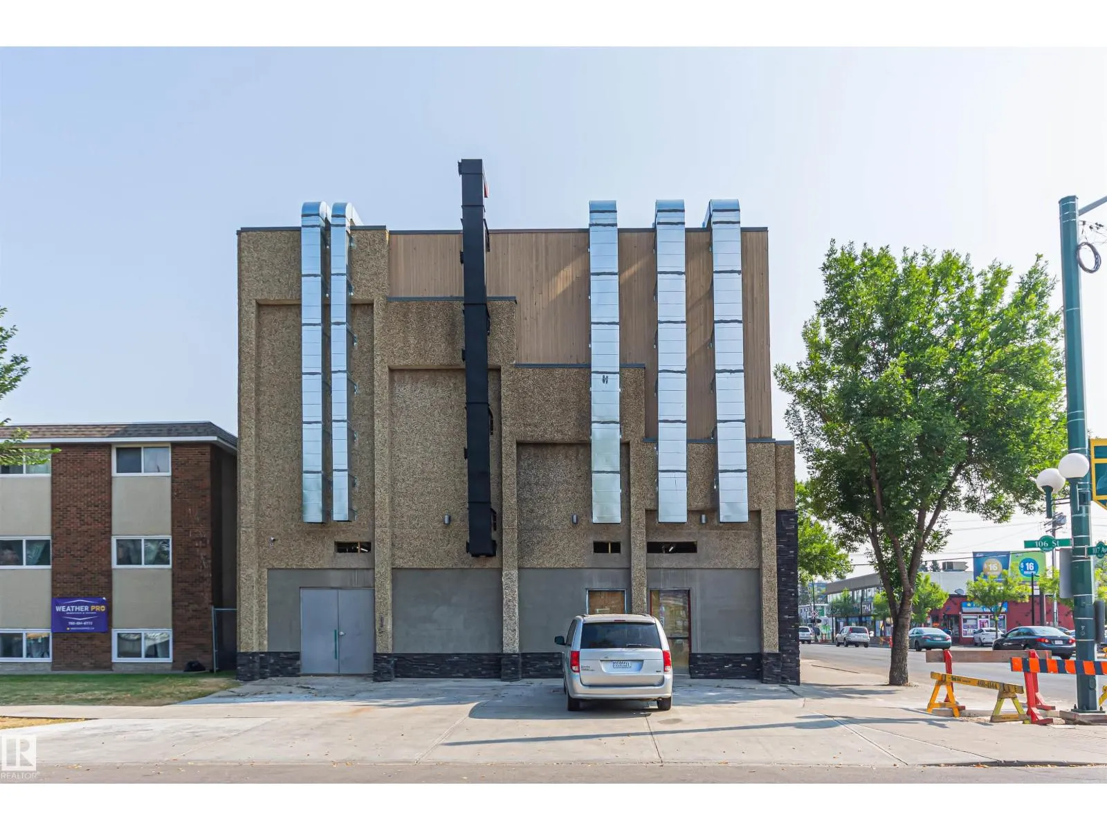#2nd floor 10508 107 AV NW NW
