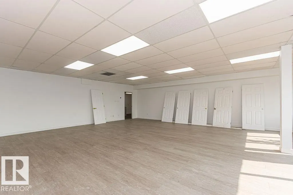#3rd floor 10508 107 AV NW