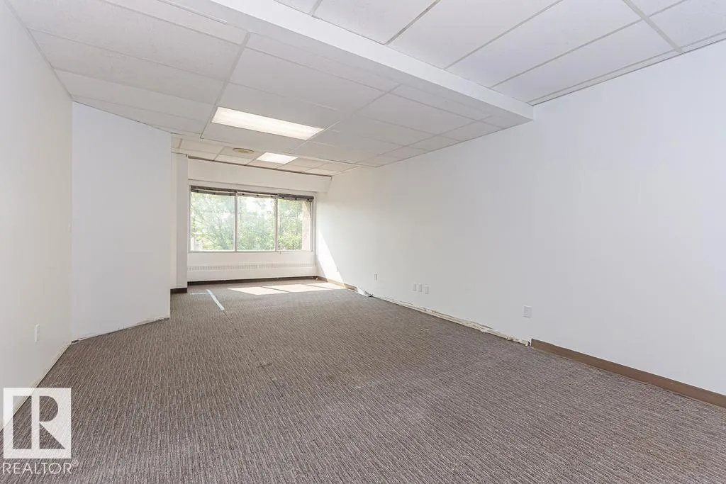 #3rd floor 10508 107 AV NW
