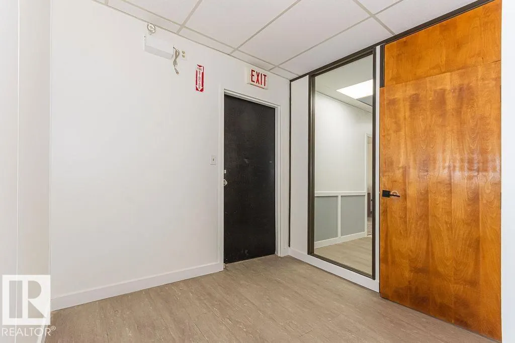 #3rd floor 10508 107 AV NW