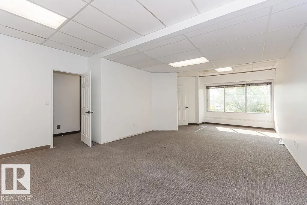 #3rd floor 10508 107 AV NW