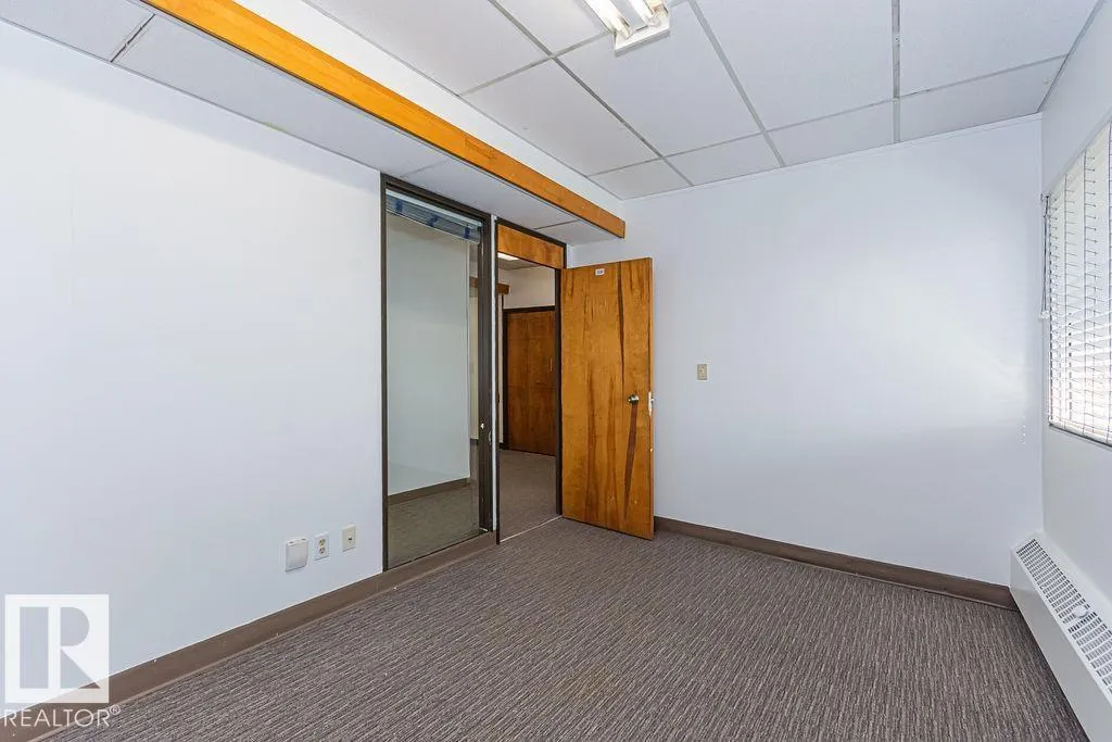 #3rd floor 10508 107 AV NW