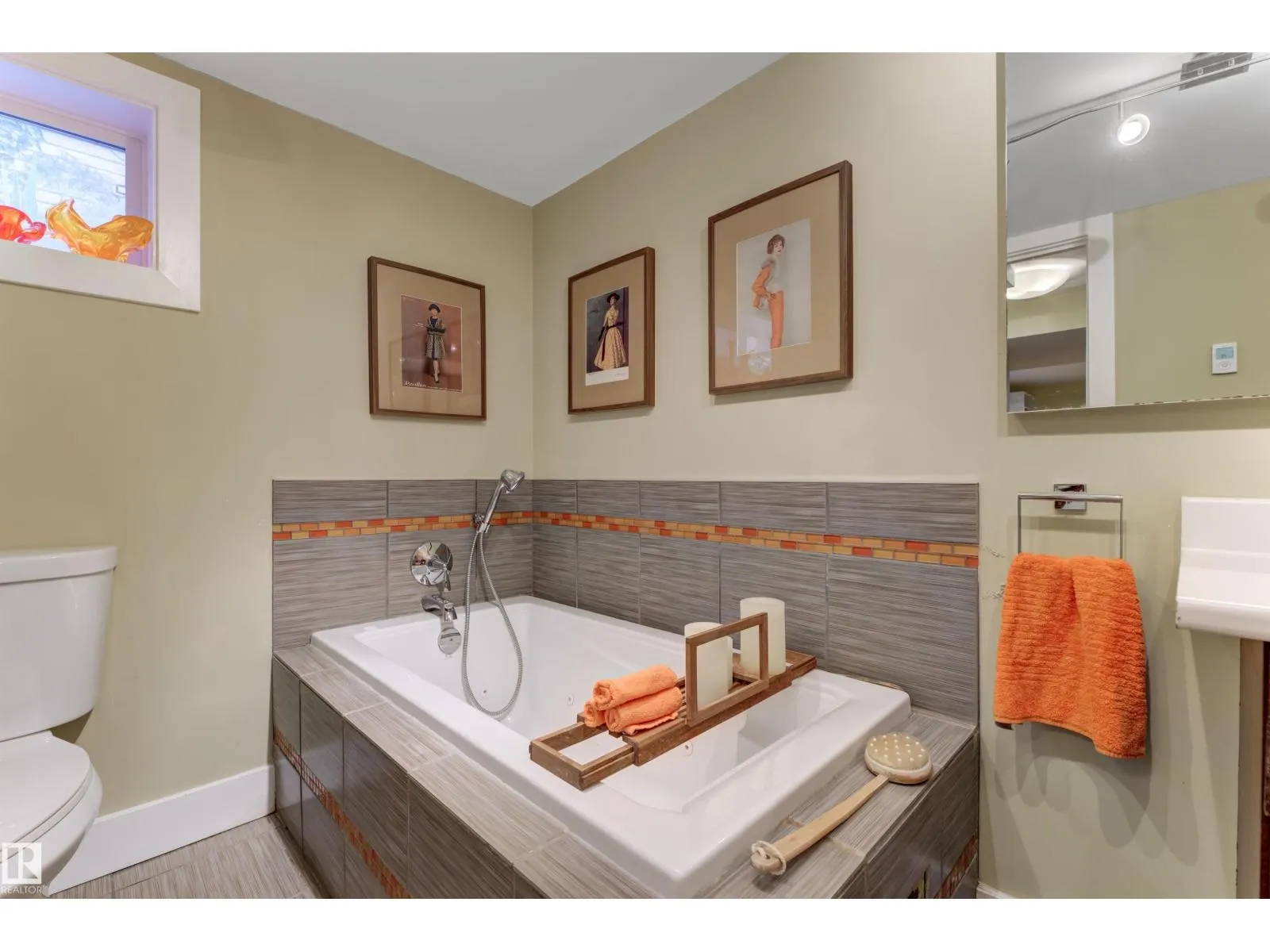 11126 118 ST NW