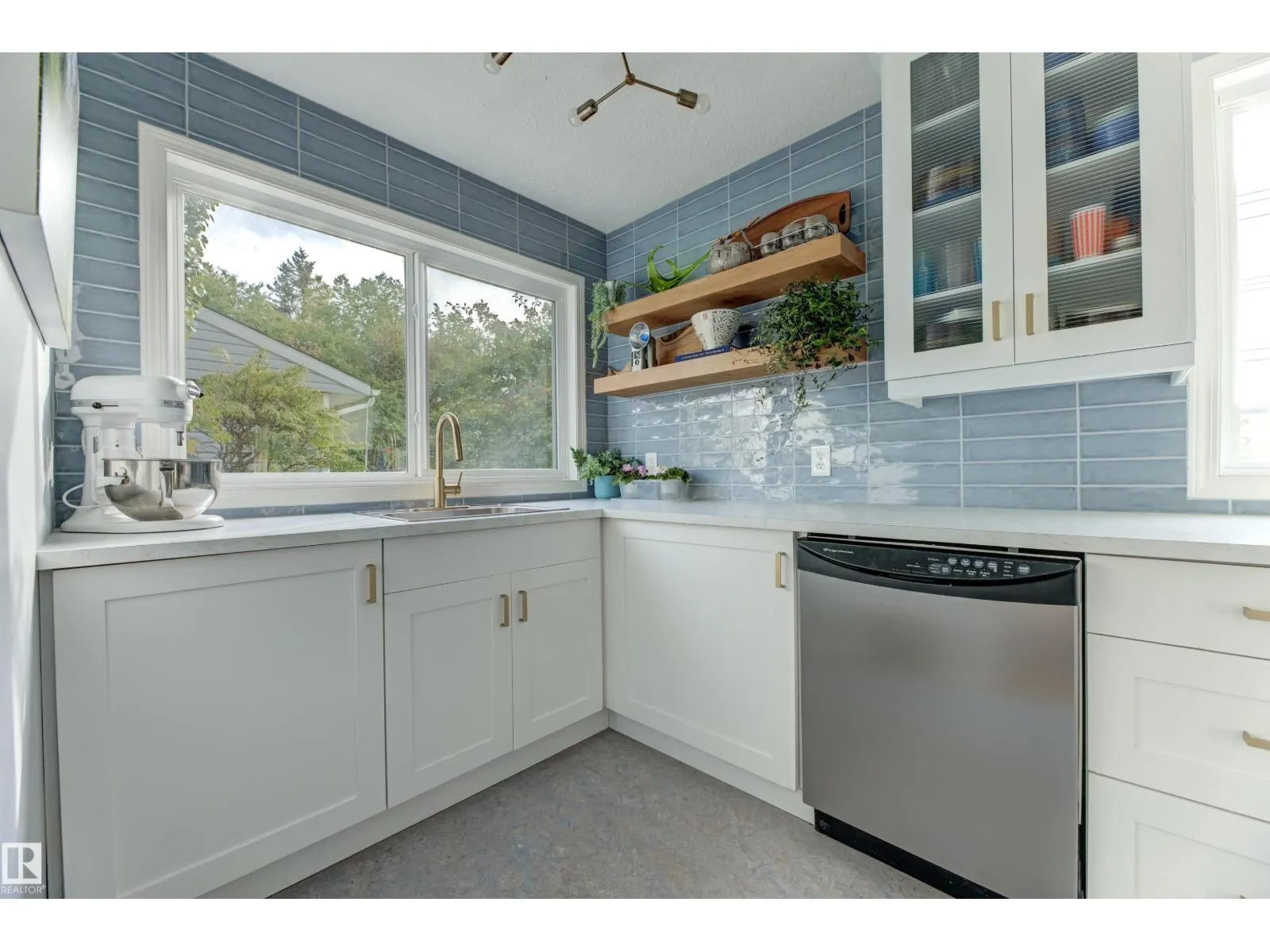 11126 118 ST NW