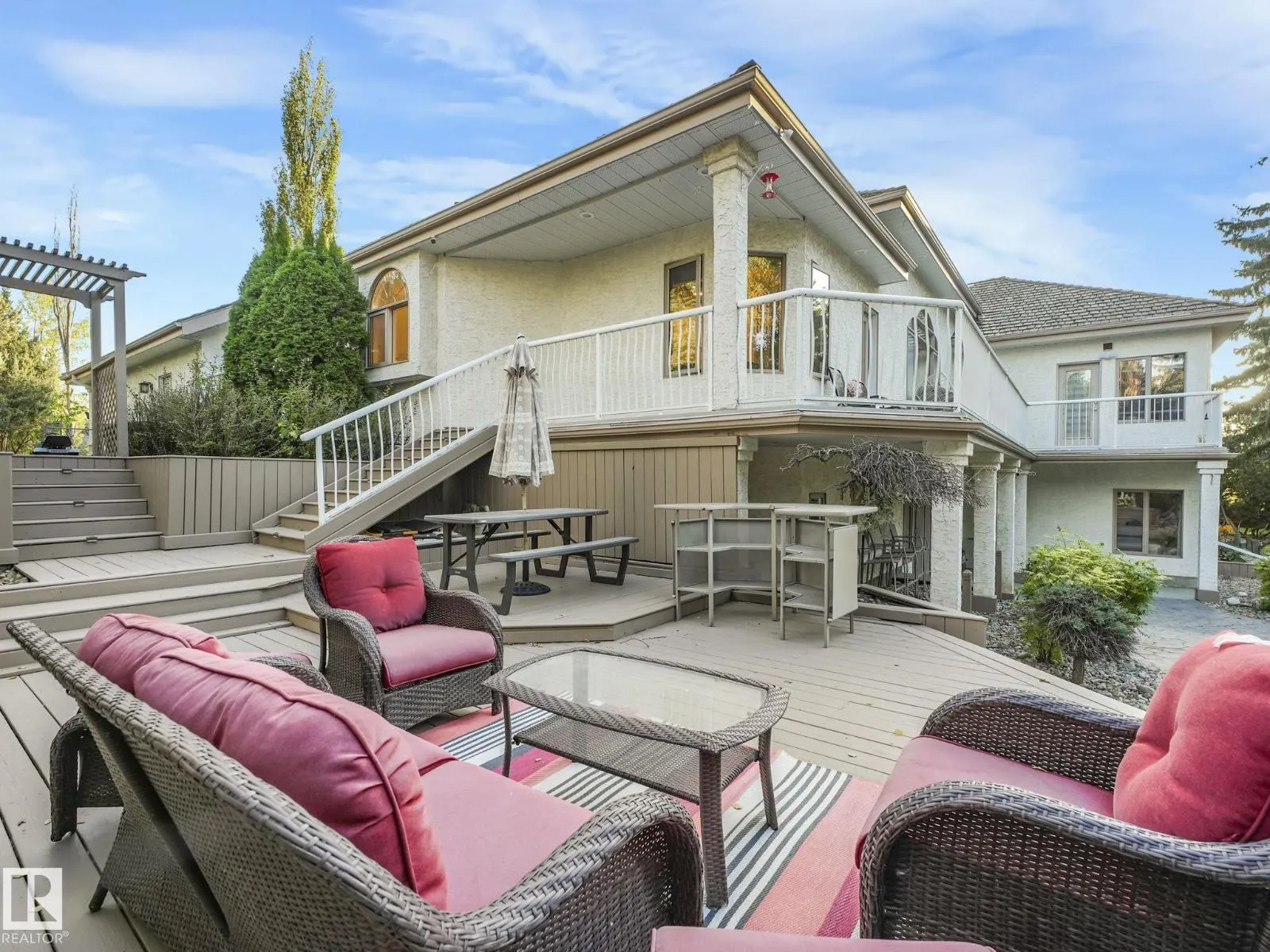 536 ESTATE DR