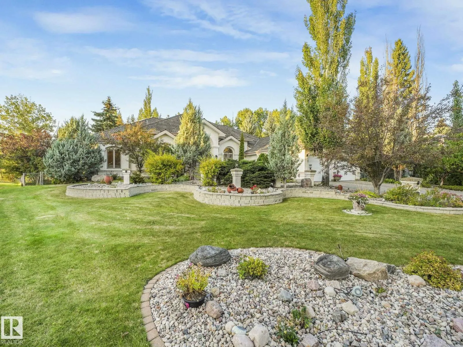 536 ESTATE DR
