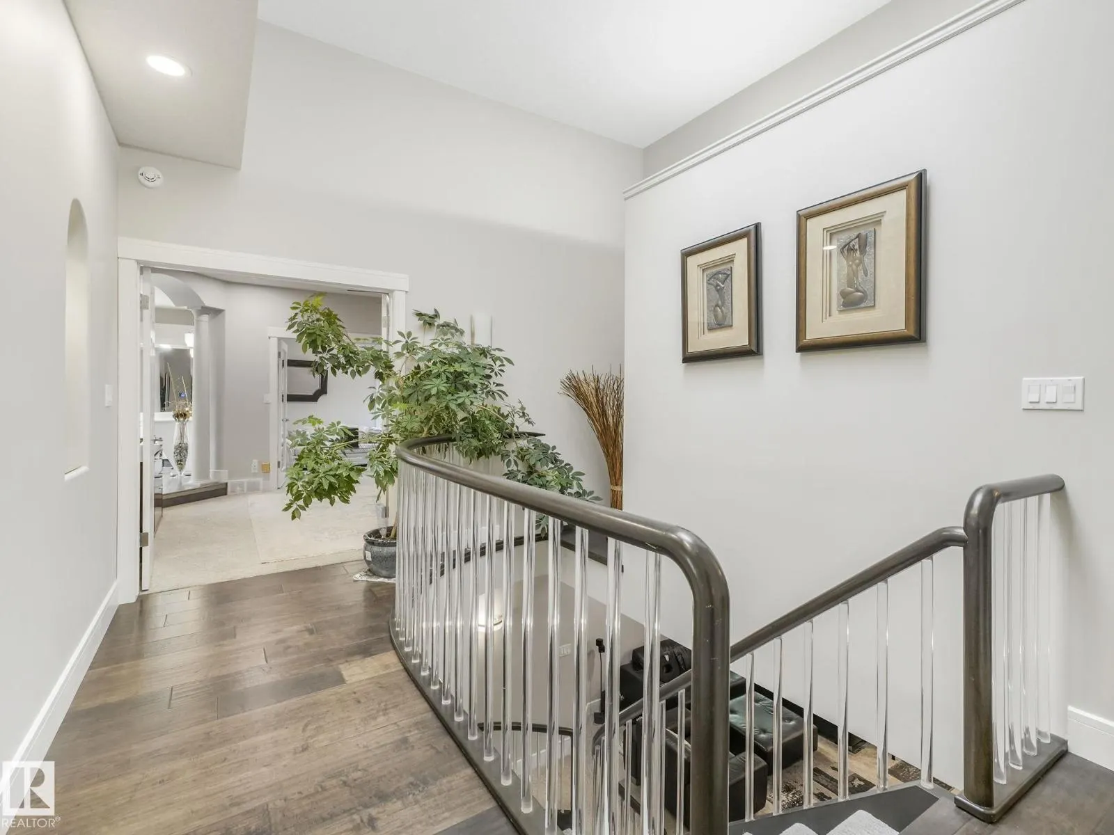 536 ESTATE DR