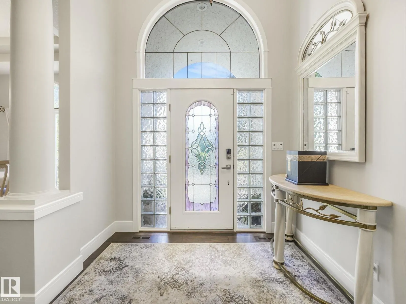 536 ESTATE DR