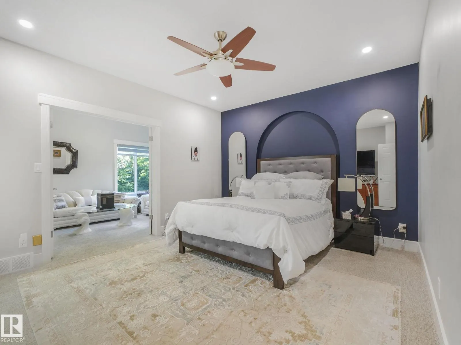 536 ESTATE DR