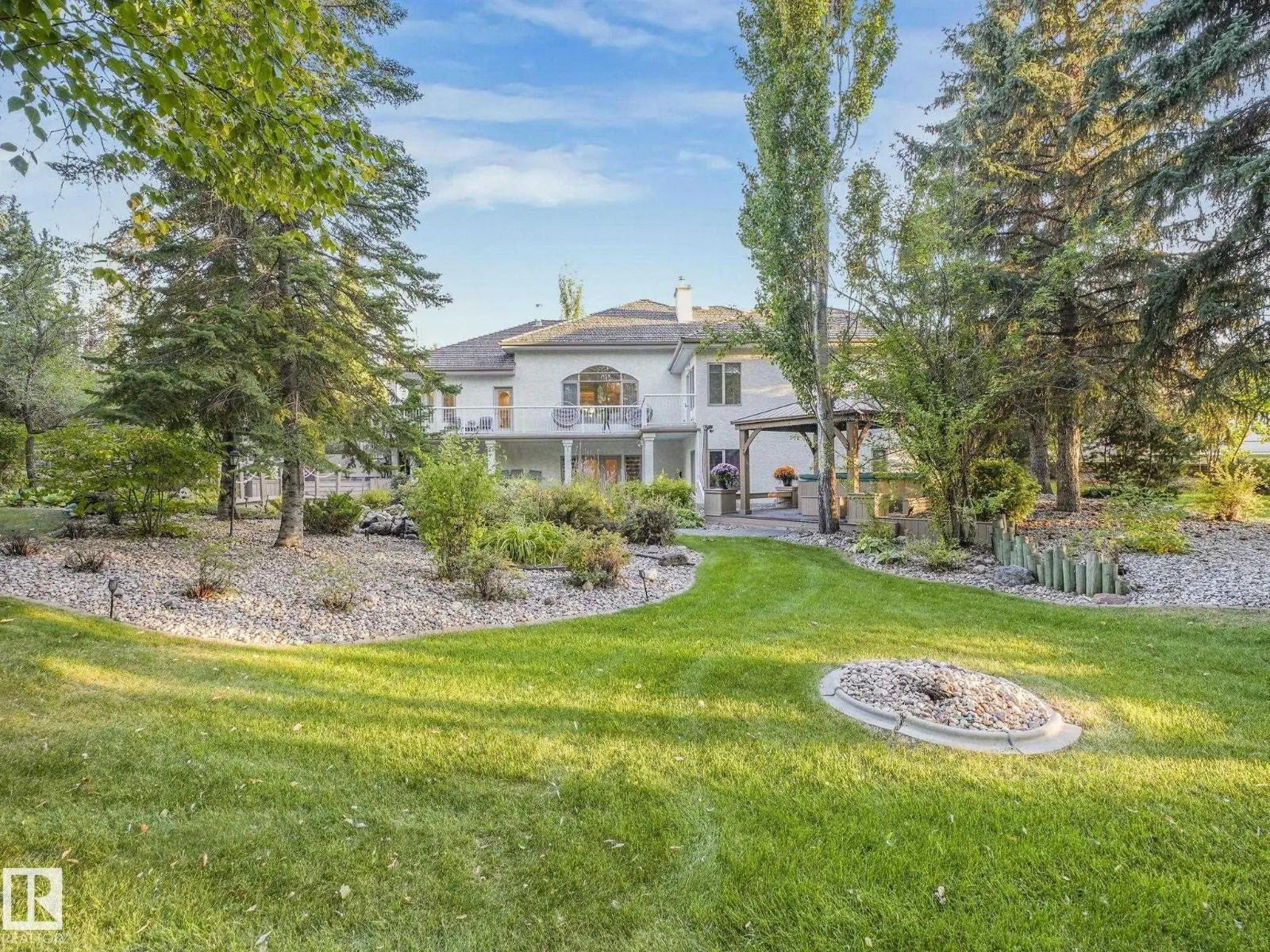 536 ESTATE DR