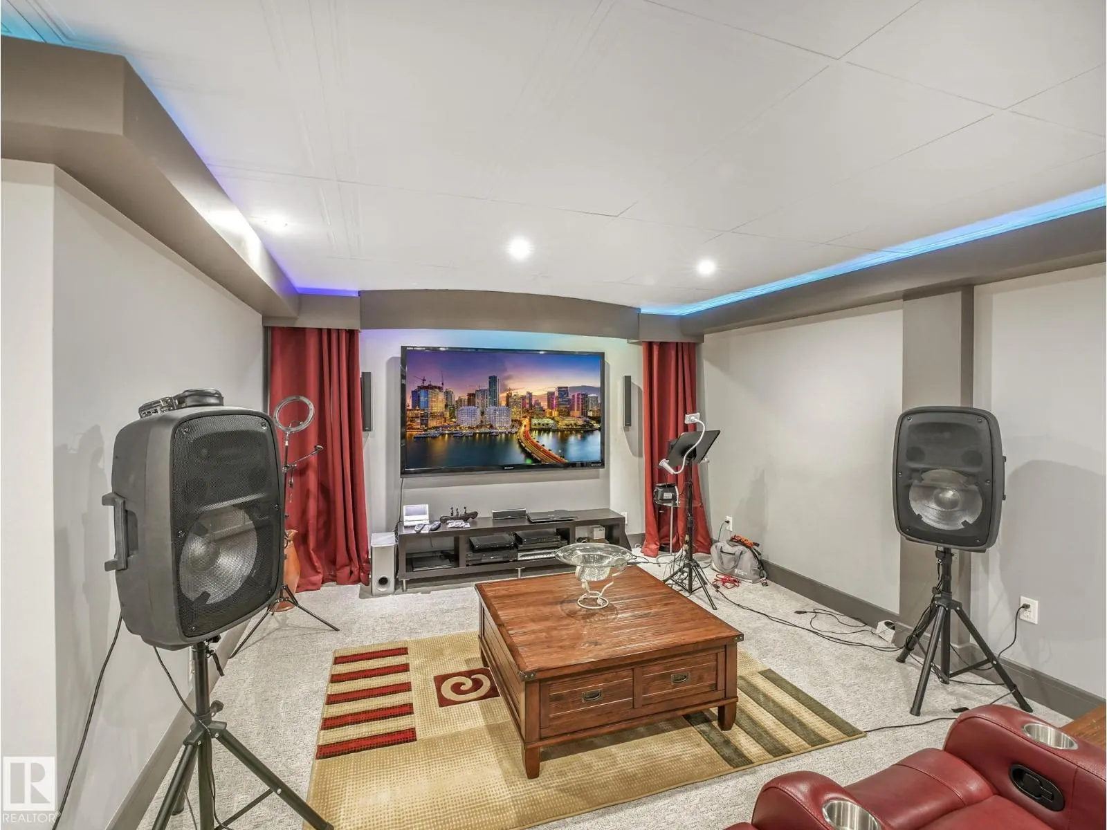 536 ESTATE DR