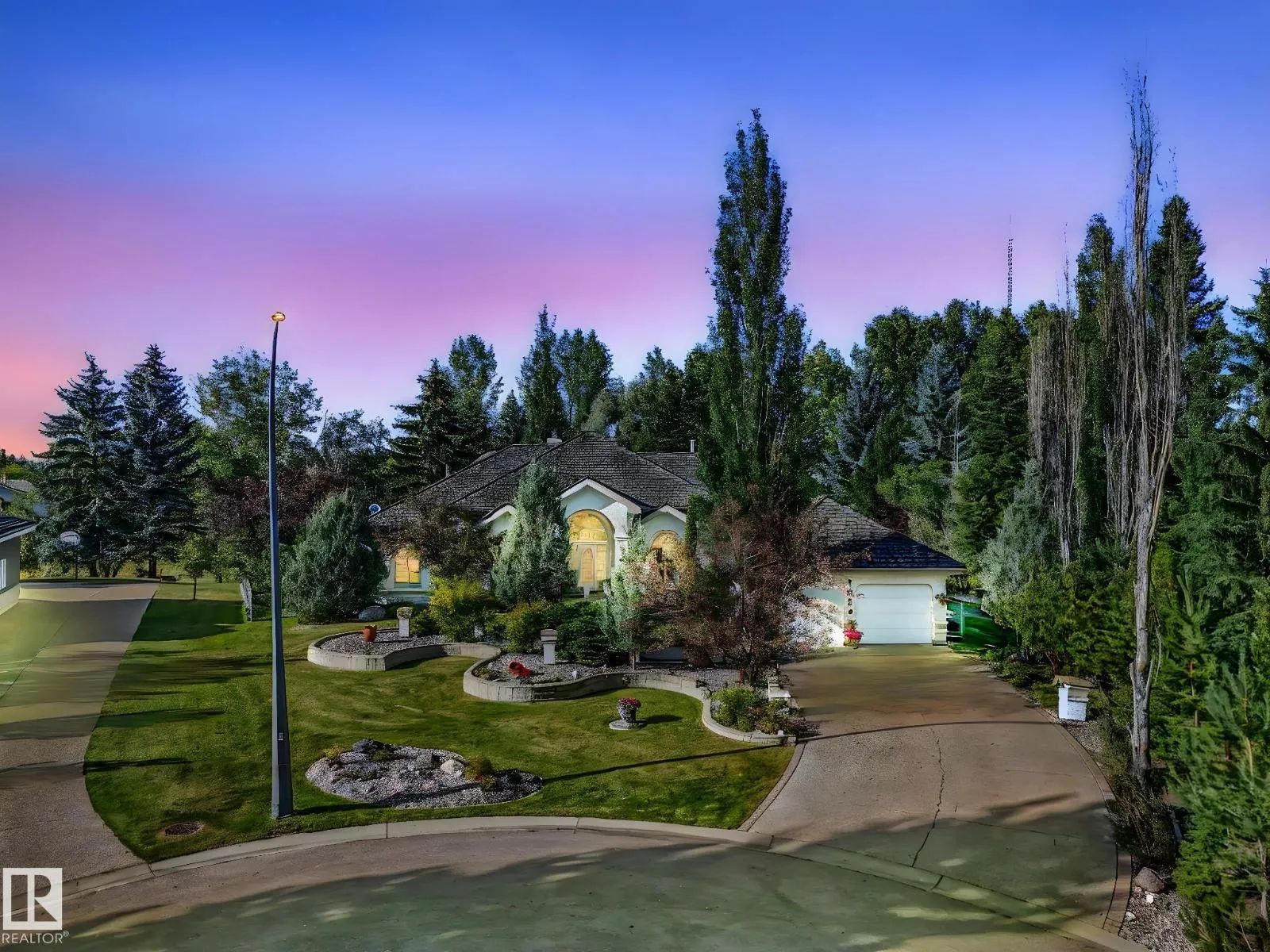536 ESTATE DR